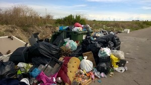 A Taranto2 &ndash; Monnezza o mondezza, &egrave; un mantra continuo - foto