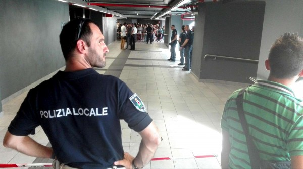 Milano, rientra allarme bomba in Centrale era una scatola con circuiti