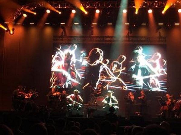 I 2Cellos al Foro Italico tra musica da film ed esplosioni rock