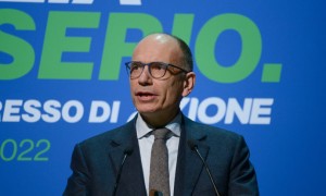 L'Ue si muova compatta sull'embargo totale a Mosca, dice Enrico Letta