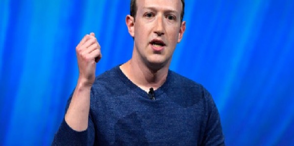 Questi grafici spiegano bene perch&eacute; Zuckerberg ha comprato Whatsapp