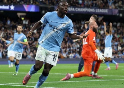 Il Manchester City vince 2-0 contro un Napoli in dieci uomini