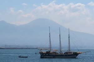  El mar de N&aacute;poles, una maravilla para disfrutar no solo en verano 
