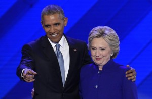 Obama passa il testimone: "Hillary, la pi&ugrave; qualificata per essere presidente"
