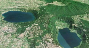 I Colli Albani ed il Monte Cavo (Lago di Albano e Lago di Nemi e monte Cavo sono tre antichi coni vulcanici)