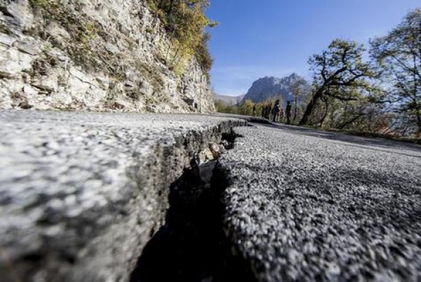 La tierra no cesa de temblar en Italia