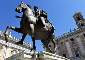 Roma, piazza del Campidoglio, nella foto la copia della statua equestre del Marco Aurelio
