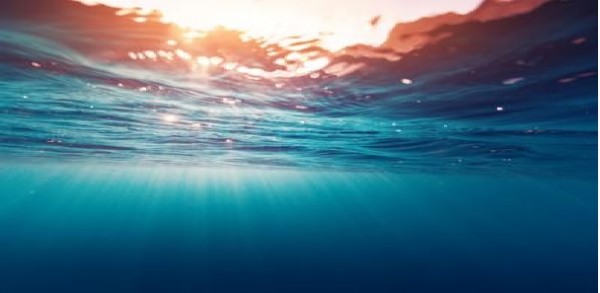 Microplastiche nei cosmetici, mare sotto attacco. Ma la legge &egrave; ferma in Senato