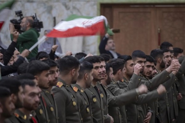 Teheran: "Se attaccati nessun americano sar&agrave; al sicuro"