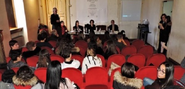 Gli studenti del liceo &ldquo;Vico&rdquo; in volo verso l&rsquo;America