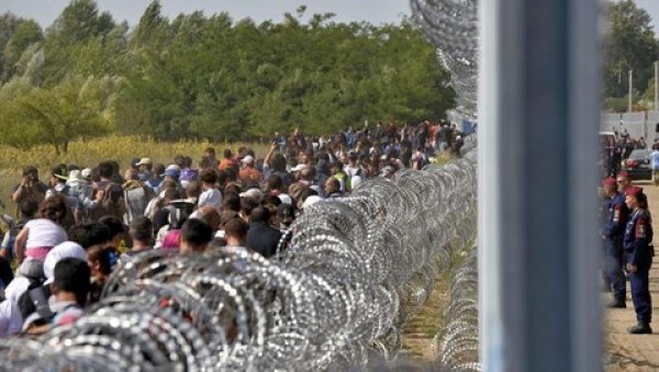 Europa fallisce sui migranti, accordo a Parigi, melina a Tellin, e l'Austria schiera carri armati ed esercito al confine
