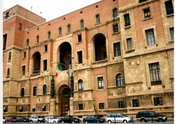 Taranto - La Provincia &egrave; cosa nostra. Il Prefetto intervenga