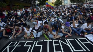 Il Venezuela in due paesi: L&rsquo;&eacute;lite contro il resto&hellip;