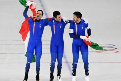 Gli Azzurri Davide Ghiotto, Andrea Giovannini e Michele Malfatti, hanno vinto la finale per l'oro nell'inseguimento a squadre del pattinaggio di velocit&agrave; battendo gli Stati uniti. 