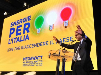Parisi: &quot;Centro destra sia unito nel rispetto delle diversità&quot;. E attacca Renzi