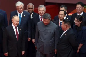 Putin, Xi y Kim en Pek&iacute;n.