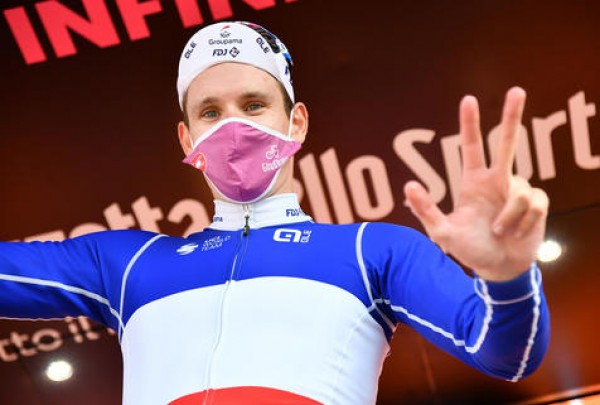 Demare repite festejo