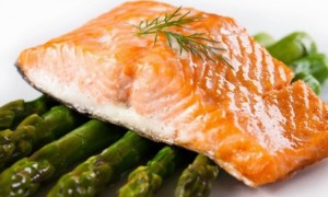 Salm&oacute;n a la plancha con esparragos ...delicioso!