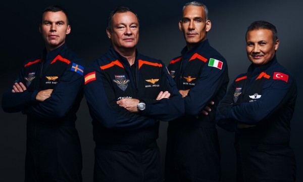 Equipaggio Ax3  che vedr&agrave; di nuovo protagonista l'Italia con la partecipazione del Colonnello Walter Villadei.