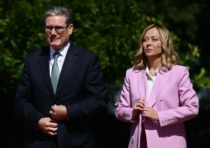 Giorgia Meloni e Keir Starmer
