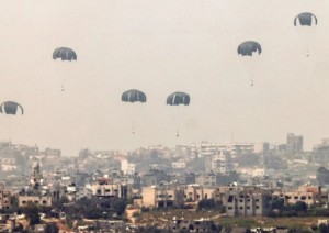 Lancio di aiuti aerei su Gaza
