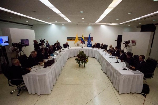 Di&aacute;logo venezolano avanza y se eval&uacute;a liberaci&oacute;n de varios opositores presos