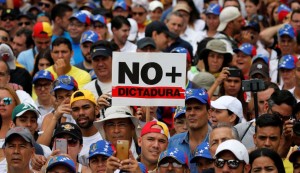 Un adefesio jur&iacute;dico como traje a la medida