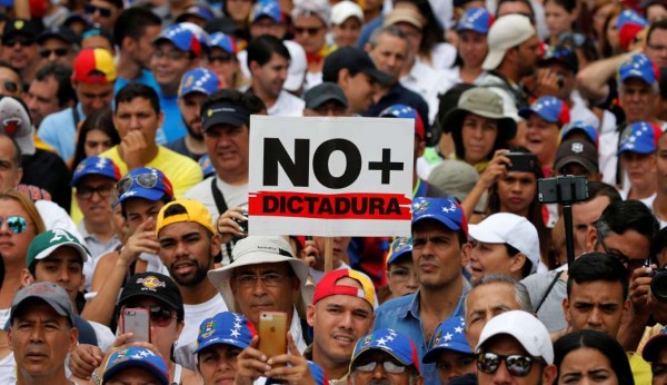 Un adefesio jur&iacute;dico como traje a la medida