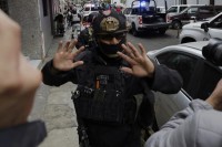 Membri della Guardia Nazionale conducono un'importante operazione dopo che le forze federali hanno ucciso "El Mencho"