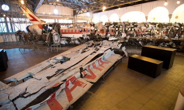 La ricostruzione del relitto del Dc-9 di Ustica nel 'Museo della memoria' che gli &egrave; dedicato a Bologna