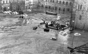 Alluvione Firenze 1966 nel filmato originale Ministero Interno