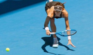 Garbi&ntilde;e Muguruza se lleva el duelo espa&ntilde;ol ante Su&aacute;rez y se enfrentar&aacute; con Bertens