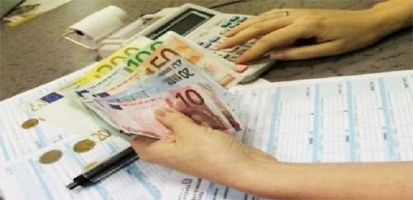 Quanto spendono gli italiani per i rifiuti?