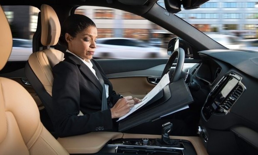 Los coches aut&oacute;nomos arrancan en Estados Unidos con el apoyo de Obama