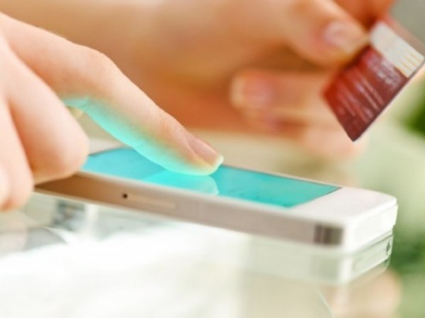 Il telefonino sostituir&agrave; carte e contanti. Ecco come faremo acquisti in futuro