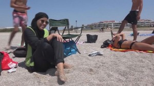 Sisco, en C&oacute;rcega, tambi&eacute;n prohibe el burkini en sus playas despu&eacute;s Cannes