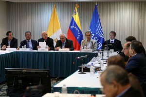 Representantes de la Unidad y el Gobierno siguen reunidos: Se espera balance