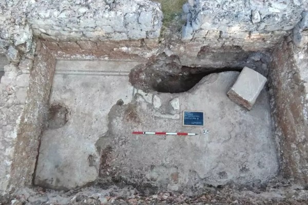  Parte de las excavaciones en el Parque Arqueol&oacute;gico Amiternum.