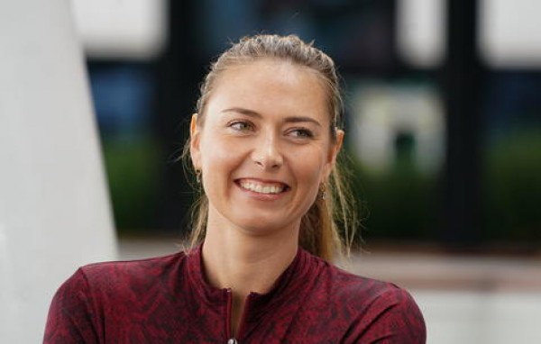 "Call me", invita Sharapova