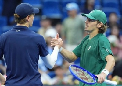 El saludo al final del partido entre Jannik Sinner y Alex De Minaur