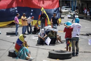Bloqueos y protestas, "hora cero"a Maduro