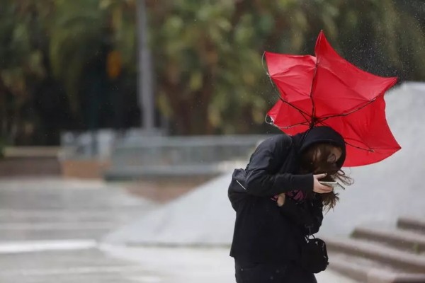 Forti piogge sulla Spagna. Immagine d 'archivio -   (Foto a corredo articolo Ansa)