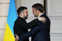 Macron e Zelensky