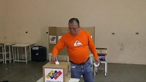 Venezuela &#039;protects unpopular government&#039; with delayed polls