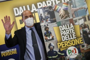Referendum, Zingaretti: propongo il s&igrave;, avanti con le riforme. "Pd voti s&igrave;. Se vince no governo non cade"