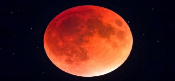 Spettacolo nel cielo, Sole, Marte, Luna ed &egrave; eclisse