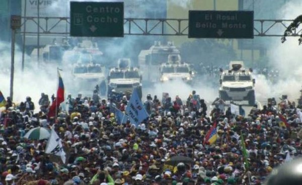 Sul Lecco Notizie la storia di Luca fuggito dal Venezuela:&laquo;L&agrave; si muore&raquo;