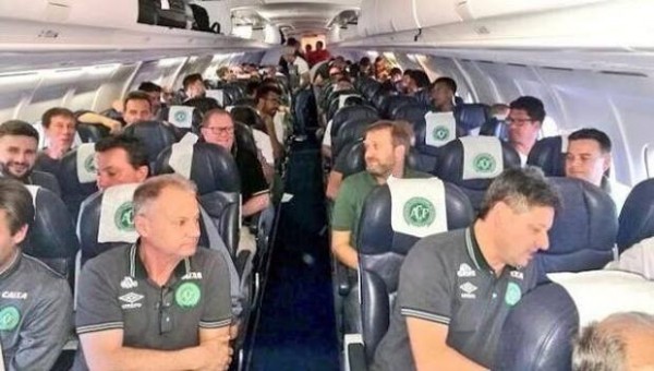 Il calcio piange i compagni della Chapecoense la Superga brasiliana