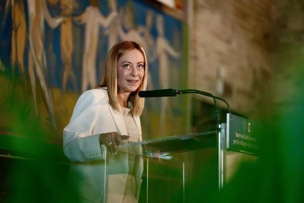 Satisfacción de la premier italiana Giorgia Meloni 