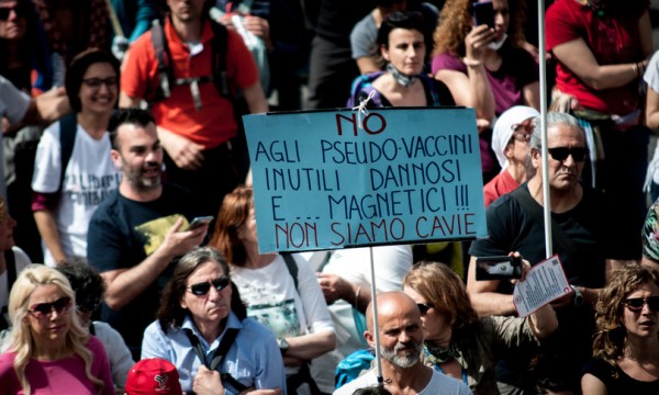 Lamorgese: "Le manifestazioni contro il green pass non erano autorizzate"